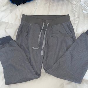 Figs petite small gray Zamora joggers